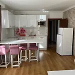 Sweet Homes 5 - For Guests