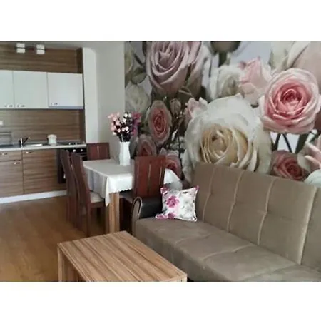 Sweet Homes 5 - For Guests Апартамент *