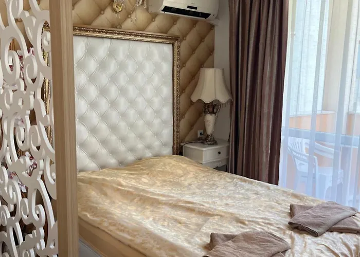 Sweet Homes 5 - For Guests Апартаменти